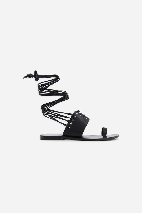 SANDALIAS CON CORDONES