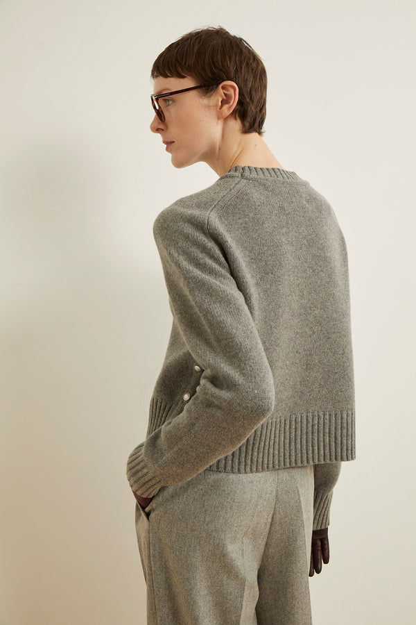 SIMPLE SWEATER