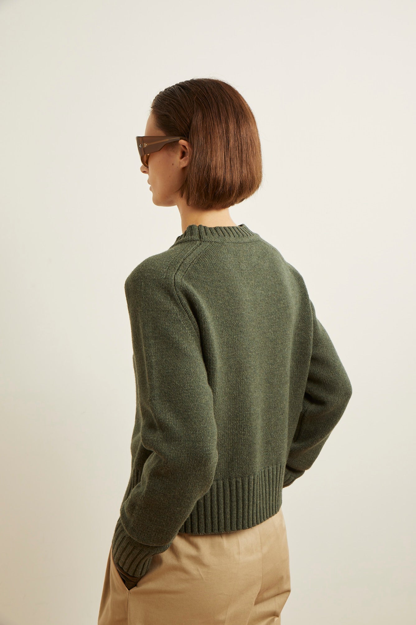 SIMPLE SWEATER